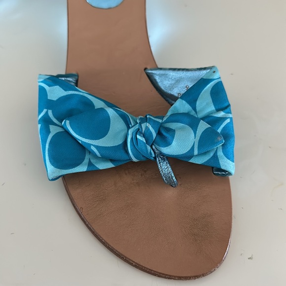 2000’s Vintage Blue Bow Coach Kitten heels - Picture 5 of 5